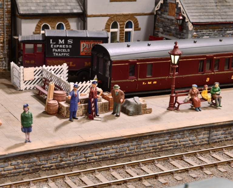 Image of O gauge modelling