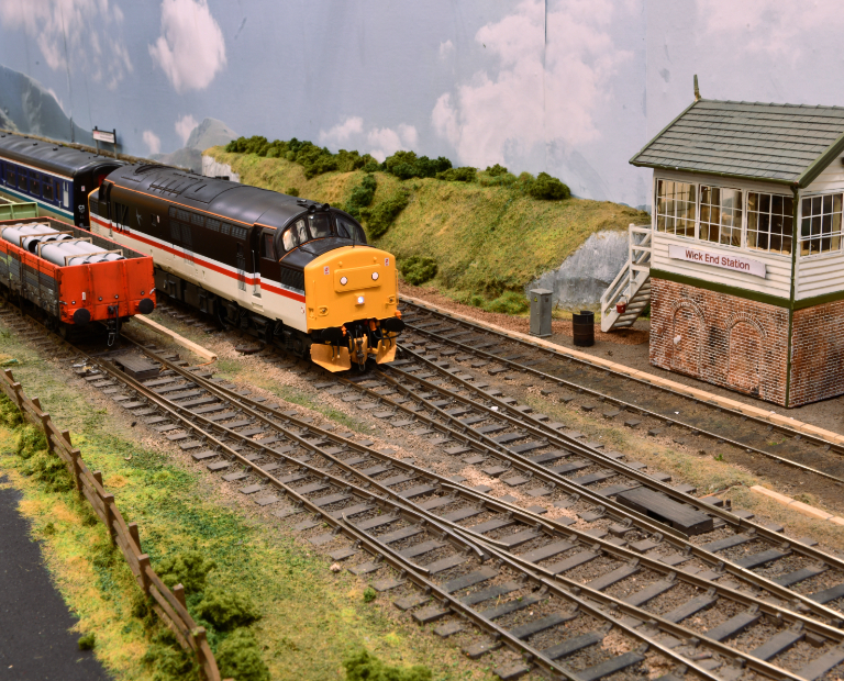 Image of O gauge modelling